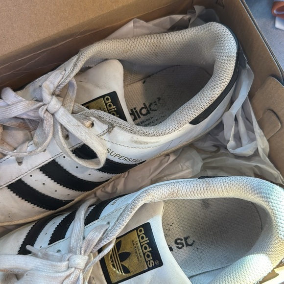 Adidas Superstar shell toe sneaker Cloud White / Core Black women's Size 8 - Picture 3 of 10